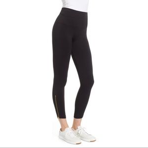 Spanx Look At Me Now Seamless Side Zip Leggings